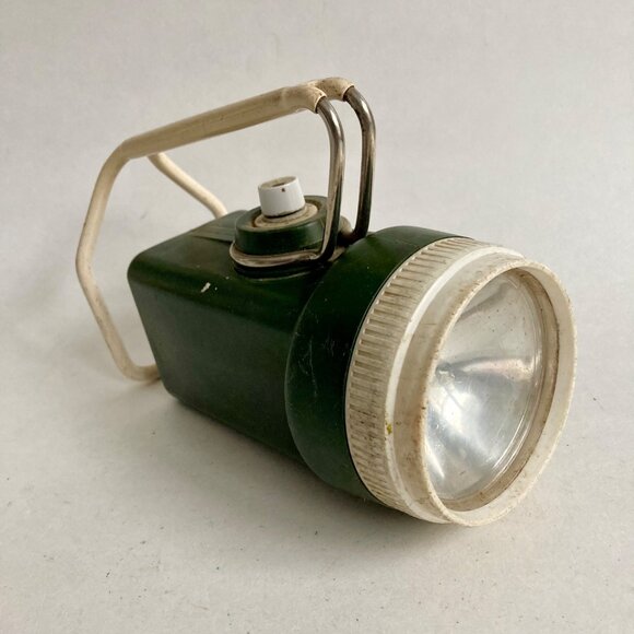 Vintage Ray-O-Vac LM6 Flashlight Handheld Retro Camping Boy Scouts - Picture 1 of 6